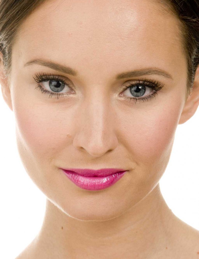 5 Makeup Tricks to Help You Look Younger