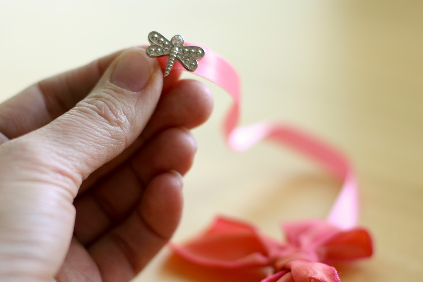 DIY-Bow-Bracelet-in-less-than-30-minutes_15
