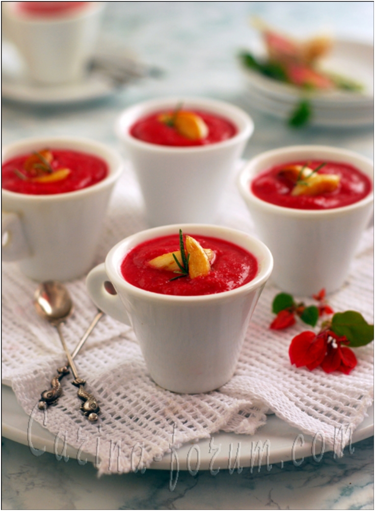 Beetroot Cream Soup with Caramelized Garlic