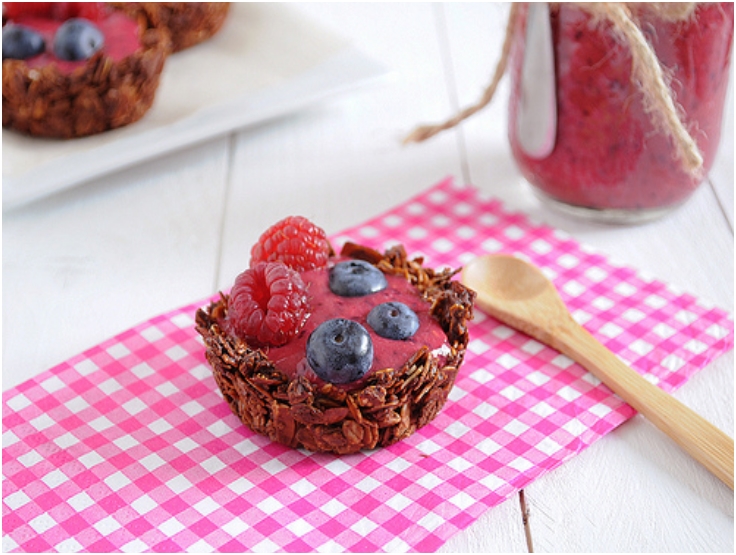 Nutella Granola Cups filled with Berry Smoothie