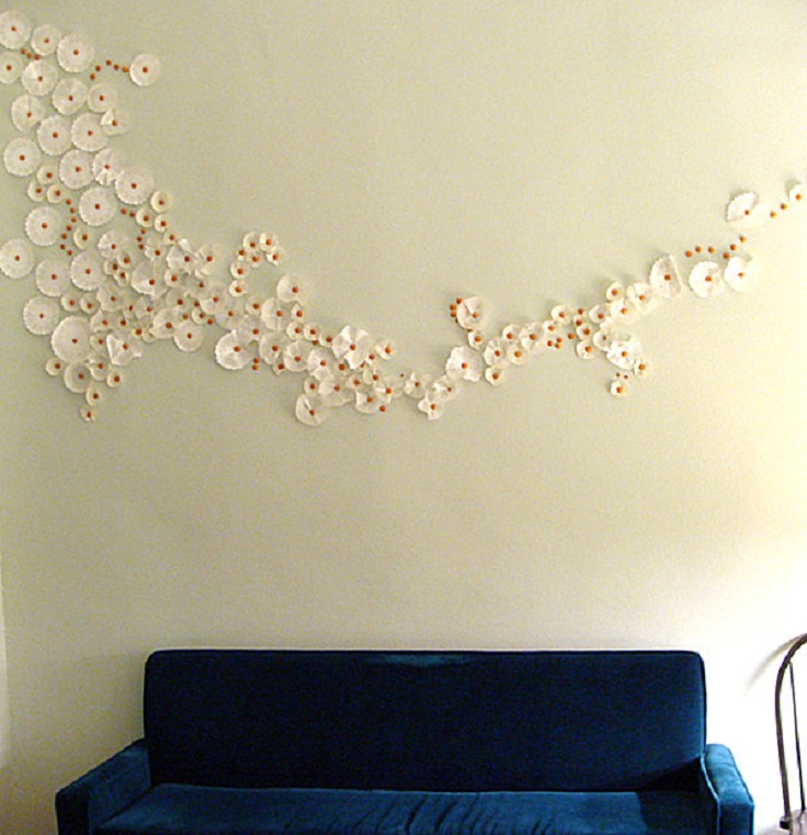 DIY-cupcake-wrapper-and-thumbtack-wall-art