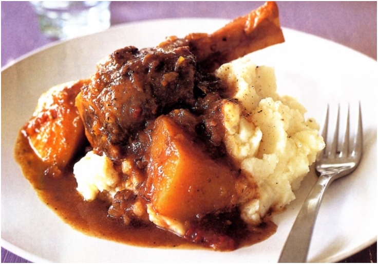 Lamb shanks with dates and pumpkin