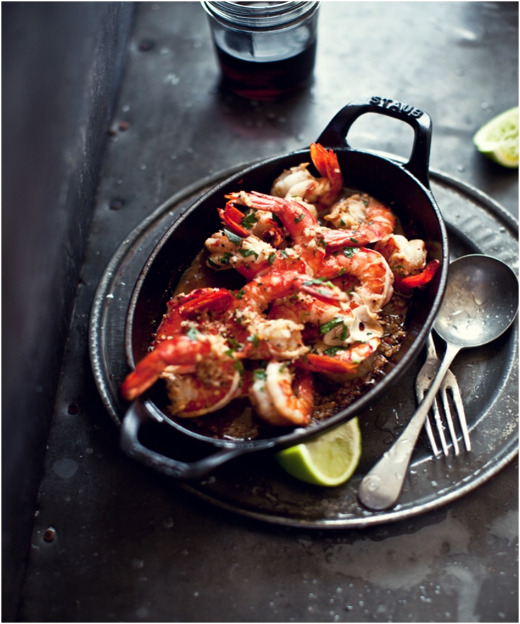 SIZZLING PRAWNS WITH GARLIC, CHILLI AND LIME