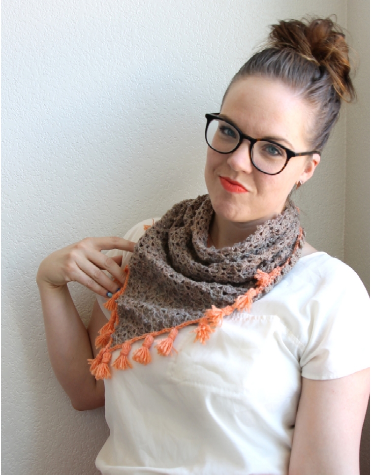 tasseled-crochet-neckerchief-2