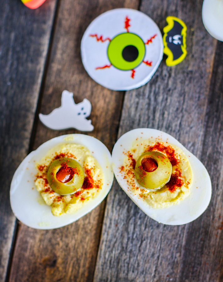 Deviled Egg Halloween Eyeballs